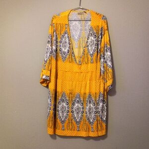 Erica Brooke 34 Floral Print V-Neck Stretch Pullover Top in Yellow Black